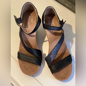 Toms wedges